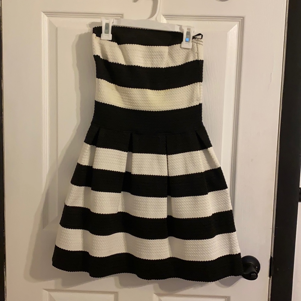 B. Darlin Strapless Dress